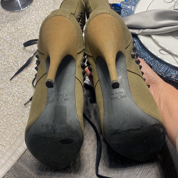 Balmain unique vintage Rhianna ankle stud boot. Got it in London. Worn twice - Picture 3 of 9